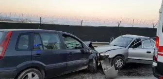 Virajda kontrolden çıkan otomobil karşı şeride geçti: 2 yaralı