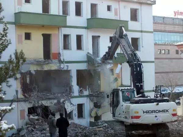 Millet Bahçesi Projesi'nin ilk adımı atıldı Millet Bahçesi Projesi'nin ilk adımı atıldı