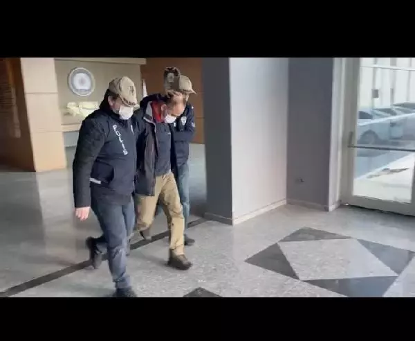 Yunanistan'a kaçarken yakalanan firari emekli general, adliyede Yunanistan'a kaçarken yakalanan firari emekli general, adliyede