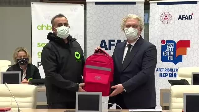 AFAD ile Ahbap Derneği arasında iş birliği protokolü imzalandı AFAD ile Ahbap Derneği arasında iş birliği protokolü imzalandı