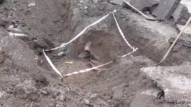 Altyapı çalışması sırasında tarihi olduğu değerlendirilen kiremitlere rastlandı Altyapı çalışması sırasında tarihi olduğu değerlendirilen kiremitlere rastlandı