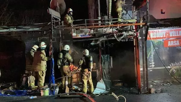 Son dakika! Arnavutköy'de kahvaltı salonu alev alev yandı Son dakika! Arnavutköy'de kahvaltı salonu alev alev yandı