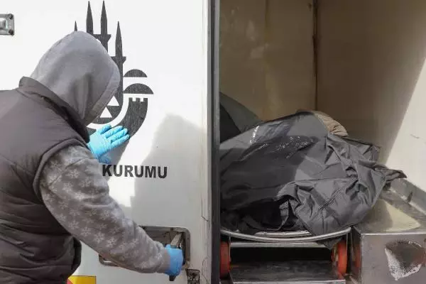 47 yaşındaki adam, cami tuvaletinde iple sifona asılmış halde bulundu 47 yaşındaki adam, cami tuvaletinde iple sifona asılmış halde bulundu
