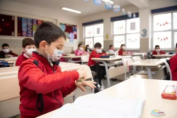 Son dakika haberi: Milli Eğitim Bakanı Selçuk'tan 'maske, mesafe, temizlik' çağrısı Açıklaması Son dakika haberi: Milli Eğitim Bakanı Selçuk'tan 'maske, mesafe, temizlik' çağrısı Açıklaması
