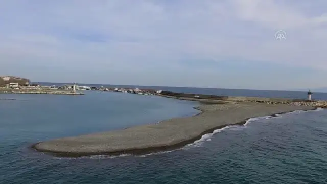 Balıkçılar, derelerden gelen çakıl ve kumla dolan limanın temizlenmesini istiyor Balıkçılar, derelerden gelen çakıl ve kumla dolan limanın temizlenmesini istiyor
