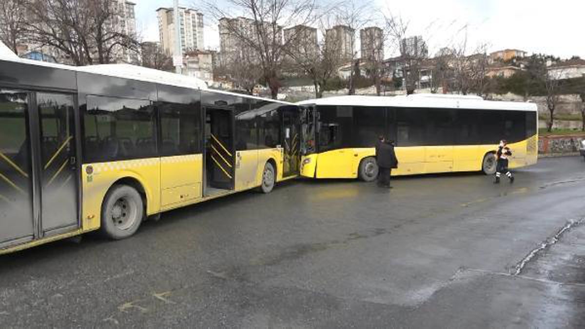 Başakşehir'de İETT otobüsleri kafa kafaya çarpıştı