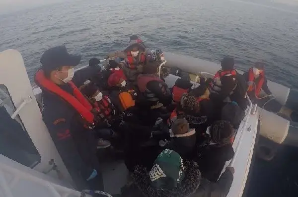 Bodrum'da 32 kaçak göçmen kurtarıldı Bodrum'da 32 kaçak göçmen kurtarıldı