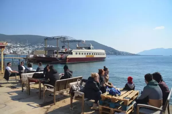 Bodrum'da kafe ve restoranlar ilk müşterilerini ağırladı Bodrum'da kafe ve restoranlar ilk müşterilerini ağırladı