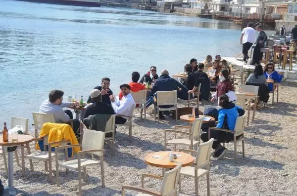 Bodrum'da kafe ve restoranlar ilk müşterilerini ağırladı Bodrum'da kafe ve restoranlar ilk müşterilerini ağırladı