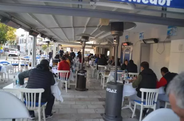Bodrum'da kafe ve restoranlar ilk müşterilerini ağırladı Bodrum'da kafe ve restoranlar ilk müşterilerini ağırladı