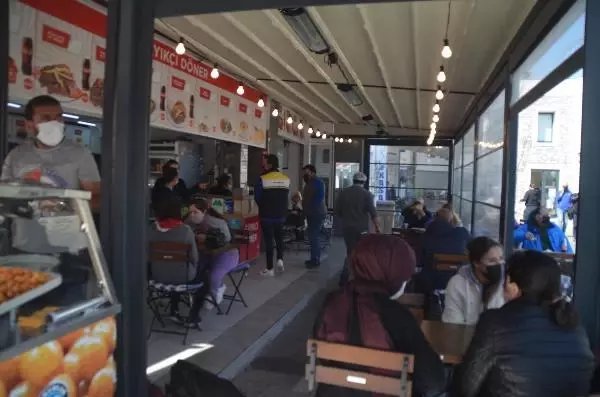 Bodrum'da kafe ve restoranlar ilk müşterilerini ağırladı Bodrum'da kafe ve restoranlar ilk müşterilerini ağırladı