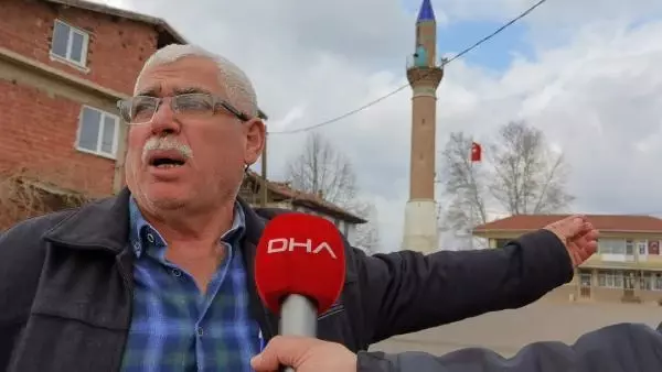 Bursa'daki camisiz minare, görenlerin ilgisini çekiyor Bursa'daki camisiz minare, görenlerin ilgisini çekiyor