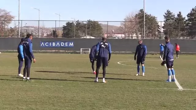 Büyükşehir Belediye Erzurumspor'da hedef, ligde kalıcı olmak Büyükşehir Belediye Erzurumspor'da hedef, ligde kalıcı olmak