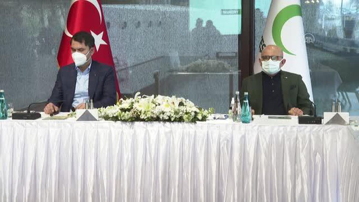 Çevre ve Şehircilik Bakanı Kurum, Yeşilay ziyaretinde konuştu