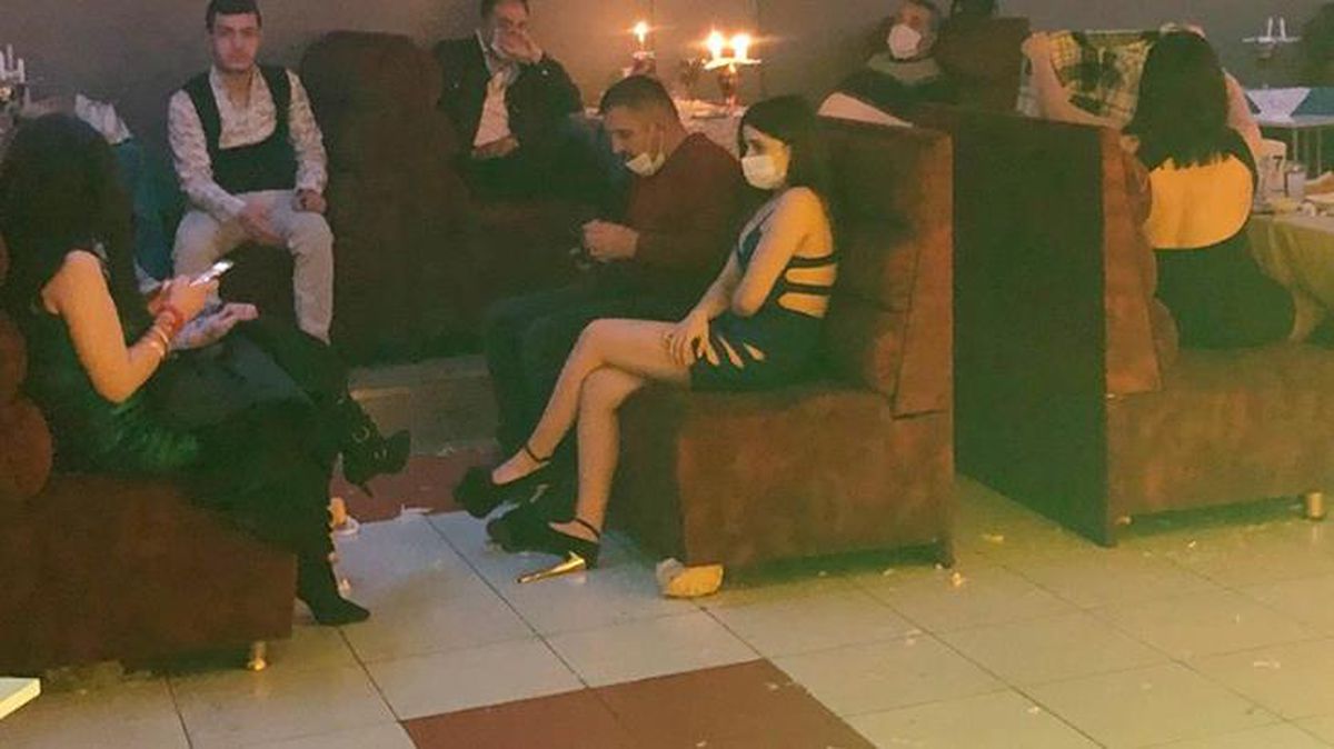 'Çok yüksek riskli' kategoride bulunan Konya'da, eğlence mekanına baskın: 60 kişiye 243 bin TL ceza