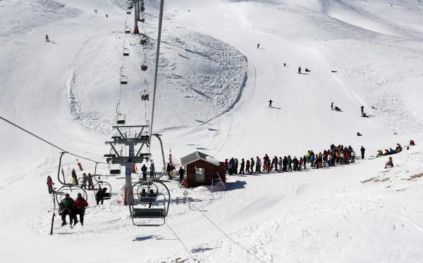 Davraz Kayak Merkezi'ne 200 bin ziyaretçi