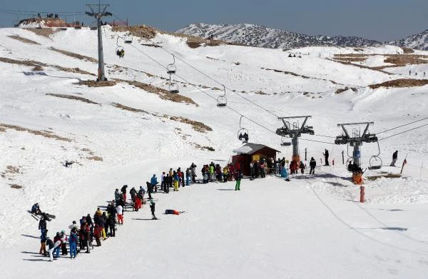 Davraz Kayak Merkezi'ne 200 bin ziyaretçi
