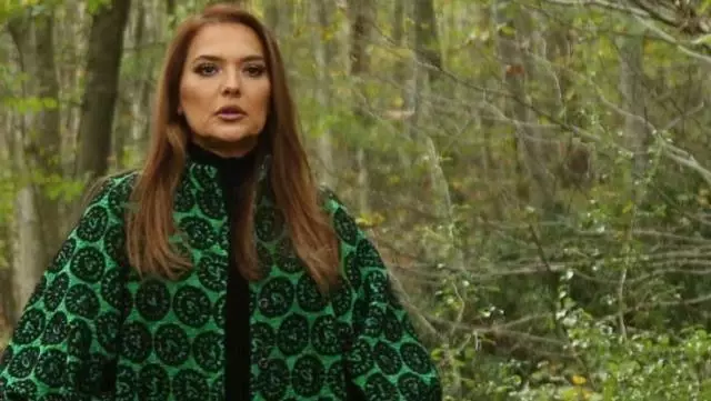 Demet Akalın'ın gençleşmek için bebek plasentası yediği iddiası Demet Akalın'ın gençleşmek için bebek plasentası yediği iddiası