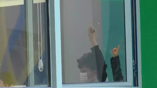 Ders zili çaldı; İstanbul'da okullarda yüz yüze eğitime başlandı Ders zili çaldı; İstanbul'da okullarda yüz yüze eğitime başlandı