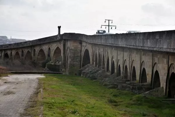 Dünyanın en uzun taş köprüsü Uzunköprü'nün restorasyonu başlıyor Dünyanın en uzun taş köprüsü Uzunköprü'nün restorasyonu başlıyor