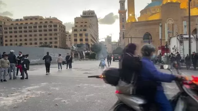 Ekonomik krizin sürdüğü Lübnan'da liranın değer kaybetmesi ve alım gücünün düşmesi protesto edildi (3) Ekonomik krizin sürdüğü Lübnan'da liranın değer kaybetmesi ve alım gücünün düşmesi protesto edildi (3)