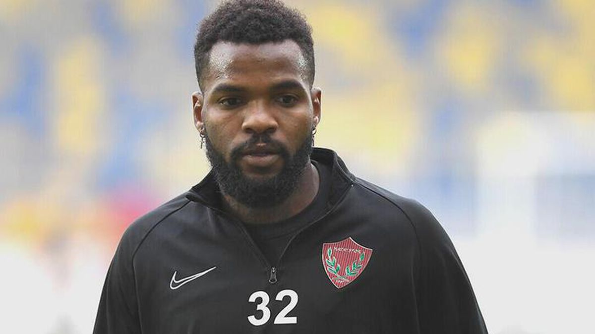 Elinde çatlak oluşan Aaron Boupendza Demir Grup Sivasspor maçında forma giyemeyecek
