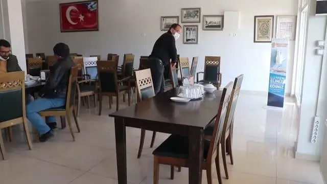 Son dakika haber | Erzincan esnafı, kontrollü normalleşmeyle işletmelerinin kapılarını müşterilerine açtı Son dakika haber | Erzincan esnafı, kontrollü normalleşmeyle işletmelerinin kapılarını müşterilerine açtı