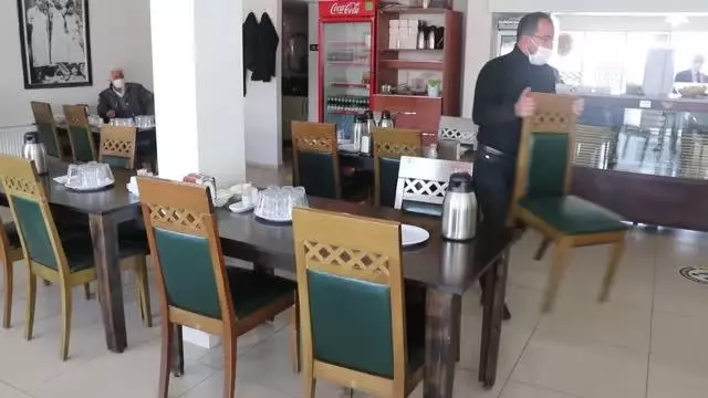 Son dakika haber | Erzincan esnafı, kontrollü normalleşmeyle işletmelerinin kapılarını müşterilerine açtı Son dakika haber | Erzincan esnafı, kontrollü normalleşmeyle işletmelerinin kapılarını müşterilerine açtı