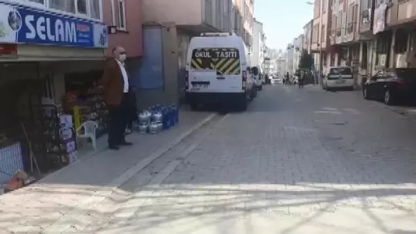 Esenyurt'ta araba çalan hırsızlar kamerada Esenyurt'ta araba çalan hırsızlar kamerada