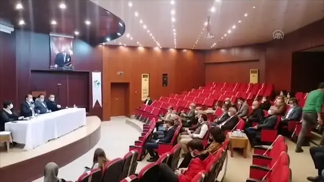 Gazipaşa ilçesinde bir kavşaktaki Osmanlı tuğralı saatin kaldırılması tartışmaya neden oldu Gazipaşa ilçesinde bir kavşaktaki Osmanlı tuğralı saatin kaldırılması tartışmaya neden oldu