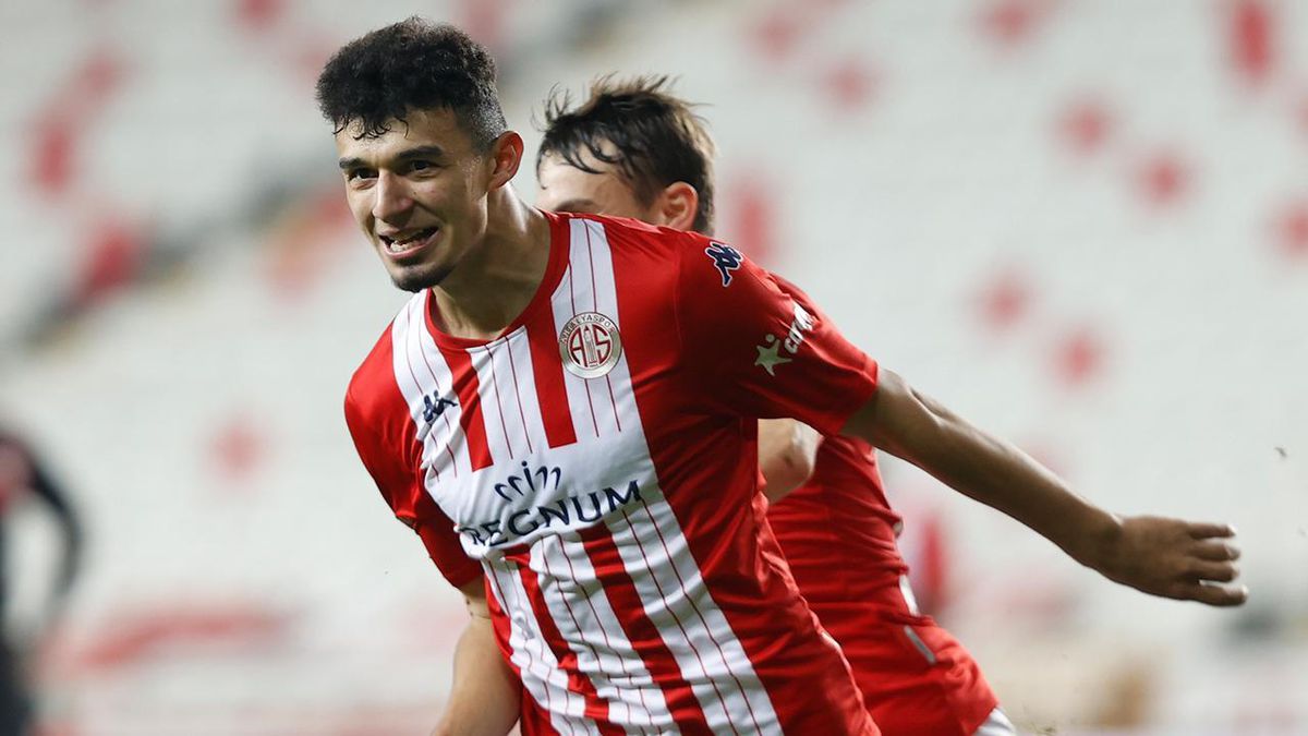 Gökdeniz Bayrakdar'dan Fenerbahçe ve Beşiktaş itirafı: Beni transfer etmek istediler