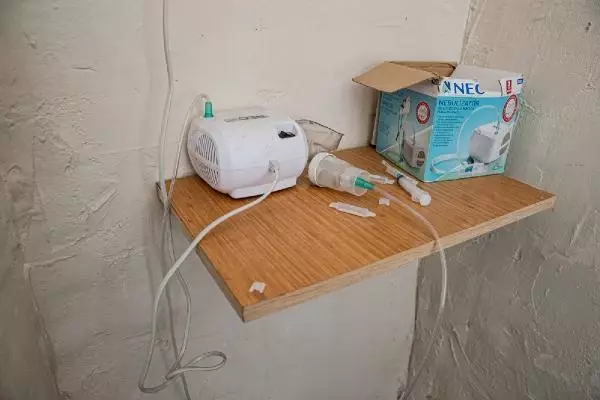 Görme güçlüğü çeken kaçak sünnetçiye suçüstü Görme güçlüğü çeken kaçak sünnetçiye suçüstü