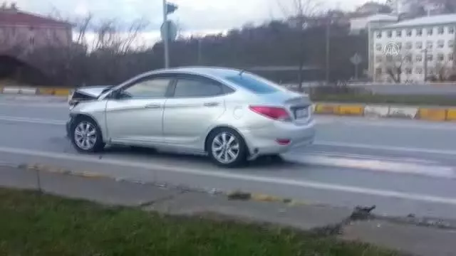 Son dakika haber... Hafif ticari araçla otomobil çarpıştı: 3 yaralı Son dakika haber... Hafif ticari araçla otomobil çarpıştı: 3 yaralı