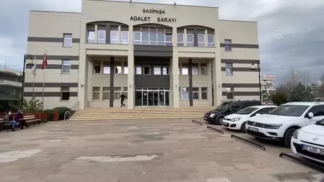 Hırsızlık için girdiği evin sahibini silahla yaralayan şüpheli tutuklandı Hırsızlık için girdiği evin sahibini silahla yaralayan şüpheli tutuklandı