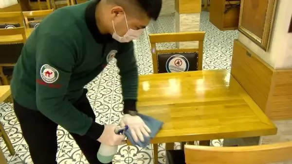 İstanbul'da kademeli normalleşme: iş yerleri geceden hazırlık yaptı-2(Ümraniye) İstanbul'da kademeli normalleşme: iş yerleri geceden hazırlık yaptı-2(Ümraniye)
