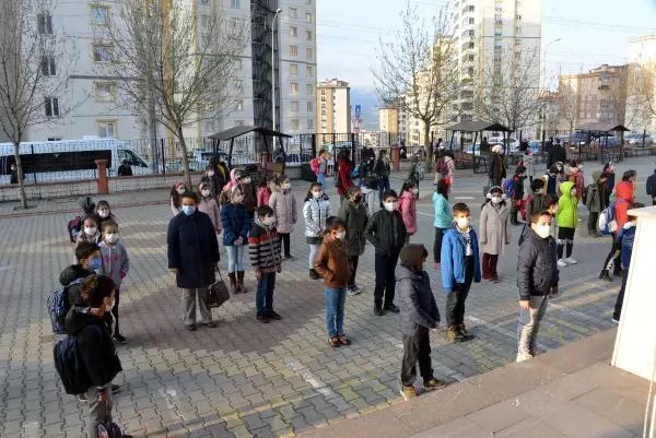 Kahramanmaraş'ta yüz yüze eğitim başladı Kahramanmaraş'ta yüz yüze eğitim başladı
