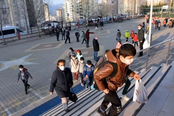 Kahramanmaraş'ta yüz yüze eğitim başladı Kahramanmaraş'ta yüz yüze eğitim başladı
