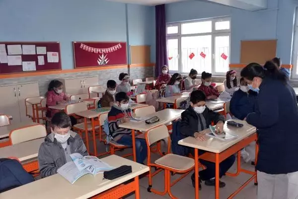 Kahramanmaraş'ta yüz yüze eğitim başladı Kahramanmaraş'ta yüz yüze eğitim başladı