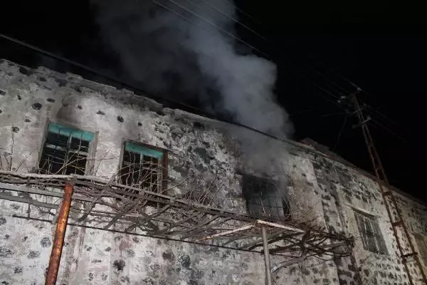 Son dakika haberi | Kayseri'de alkol aldığı evi ateşe verdi Son dakika haberi | Kayseri'de alkol aldığı evi ateşe verdi