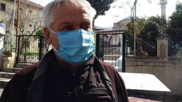 Kimsesizler mezarlığına defnedilecek öğretmene, öğrencileri sahip çıktı Kimsesizler mezarlığına defnedilecek öğretmene, öğrencileri sahip çıktı