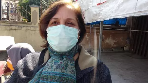 Kimsesizler mezarlığına defnedilecek öğretmene, öğrencileri sahip çıktı Kimsesizler mezarlığına defnedilecek öğretmene, öğrencileri sahip çıktı