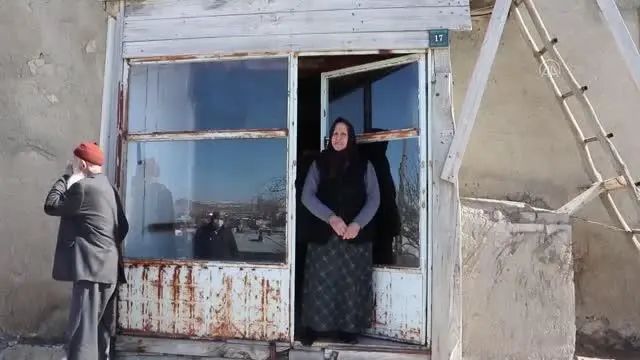 Son dakika haber! 'Kocan cinayet işledi' diye korkuttukları kadının bileziklerini dolandırdılar Son dakika haber! 'Kocan cinayet işledi' diye korkuttukları kadının bileziklerini dolandırdılar