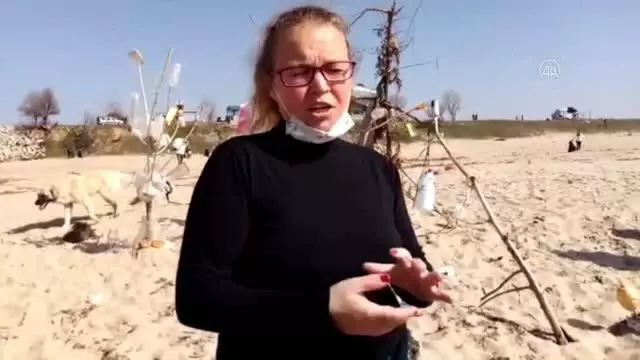 Komşu ülke sahillerinde aynı anda çöp toplandı Komşu ülke sahillerinde aynı anda çöp toplandı