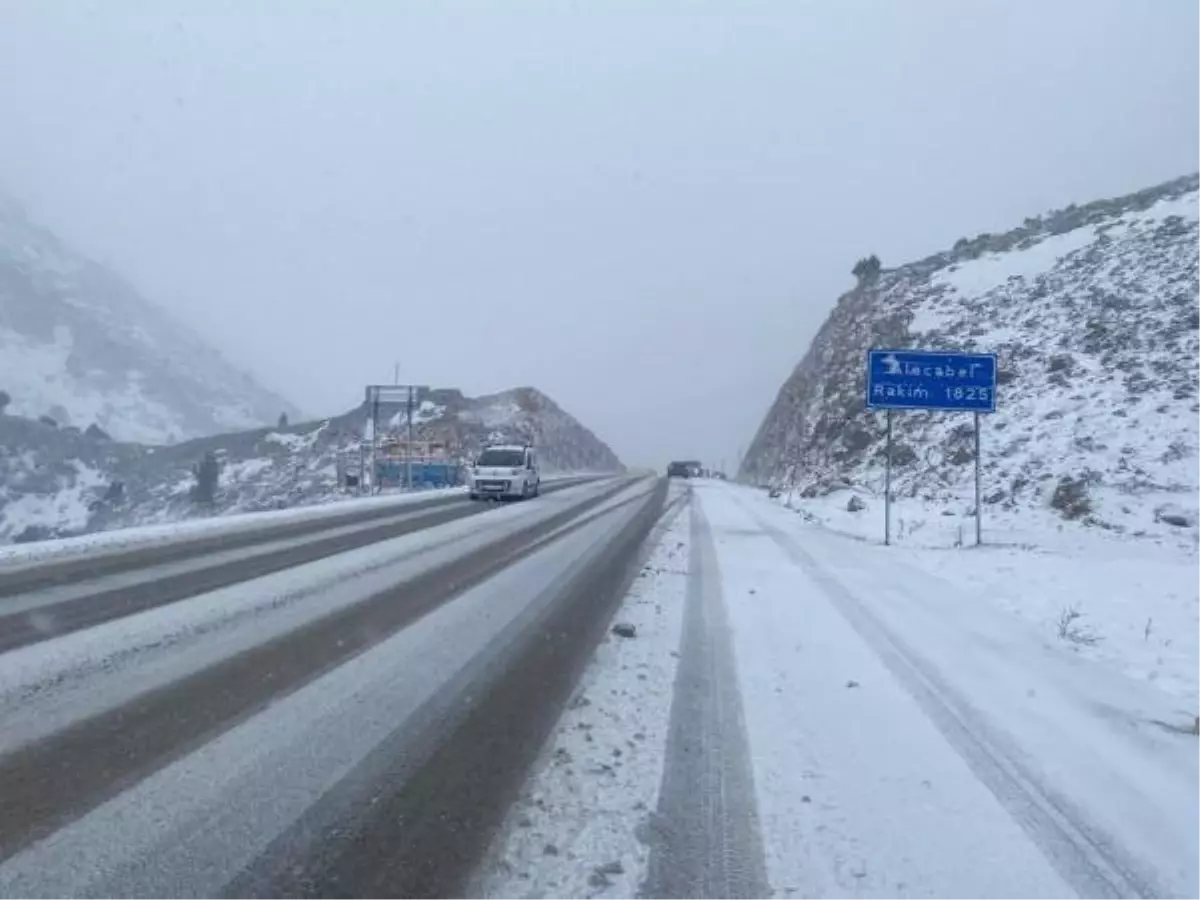 Konya karayolunda ulaşımı olumsuz etkiliyor
