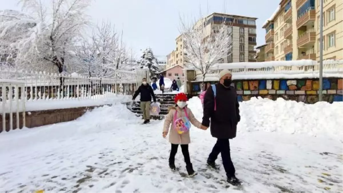 Mavi kategorideki Muş'ta, öğrencilerin yüz yüze eğitim sevinci