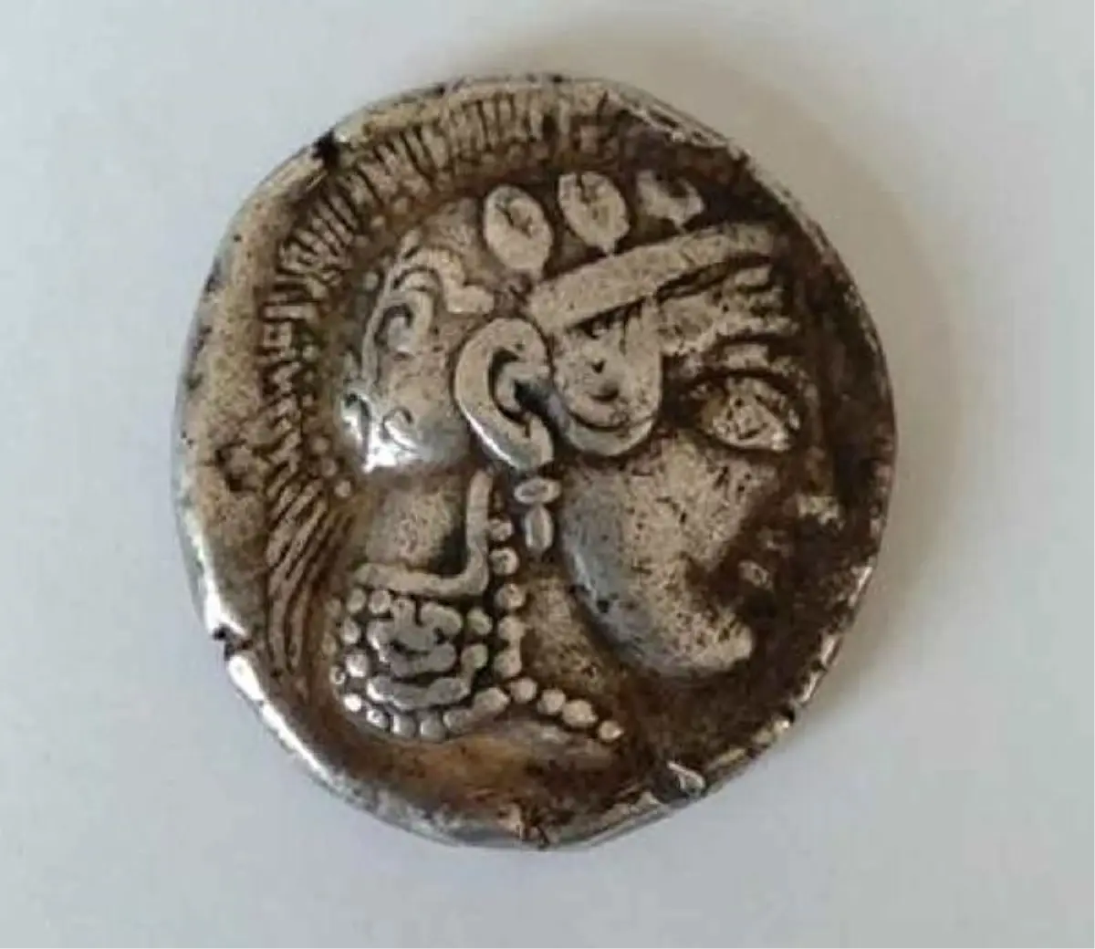 Operasyonda ele geçirilen sikkeden dünyada sadece 42 adet var: 6 gözaltı