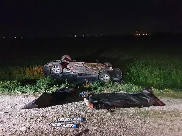 Elektrik direğine çarptıktan sonra şarampole devrilen otomobil 2 gence mezar oldu Elektrik direğine çarptıktan sonra şarampole devrilen otomobil 2 gence mezar oldu