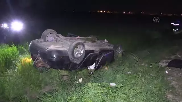 Son dakika haberi | Otomobil tarlaya devrildi: 2 ölü Son dakika haberi | Otomobil tarlaya devrildi: 2 ölü