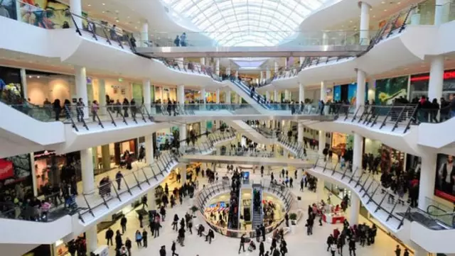 Restoranlar açıldı; AVM'lerin yemek katları dolup taştı Restoranlar açıldı; AVM'lerin yemek katları dolup taştı