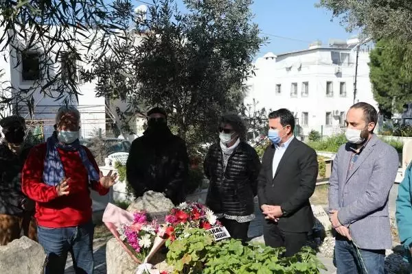 Saynur Gelendost, Bodrum'da mezarı başında anıldı Saynur Gelendost, Bodrum'da mezarı başında anıldı